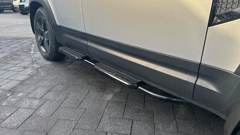 Land Rover Defender 2.0 D200 110 5dr Auto Diesel Estate